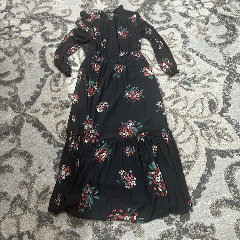 LOFT Ruffled Tiered Dress with Bishop Sleeves. Hydrangea peasant. Size m. Grey - Picture 4 of 9